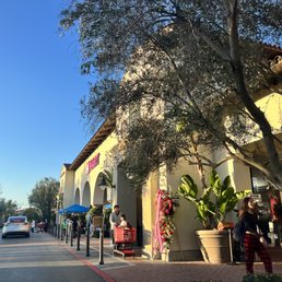 Exterior outside entrance of H Mart - Irvine Northpark - Irvine, California Exterior outside entrance of H Mart - Irvine Northpark - Irvine, California