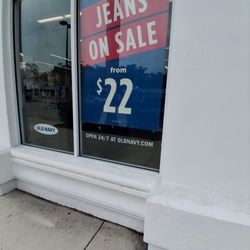 Old Navy - Sale on selected jeans