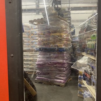 Tractor Supply - Fully stocked day 2 trying to purchase feed but shelves are empty! - Pet Stores Near Me - Canyon Country, California Tractor Supply - Fully stocked day 2 trying to purchase feed but shelves are empty! - Pet Stores Near Me - Canyon Country, California