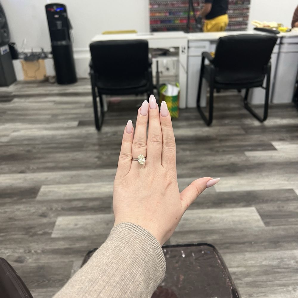 Fresh gel manicure with Alice Fresh gel manicure with Alice