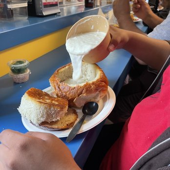 Splash Cafe - Bread bowl with clam chowder - American Near Me - Pismo Beach, California Splash Cafe - Bread bowl with clam chowder - American Near Me - Pismo Beach, California
