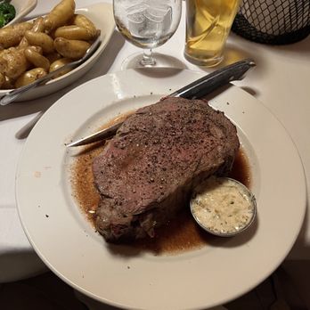 Louie’s Prime Steakhouse - King prime rib - Steakhouses Near Me - Lake Harmony, Pennsylvania Louie’s Prime Steakhouse - King prime rib - Steakhouses Near Me - Lake Harmony, Pennsylvania