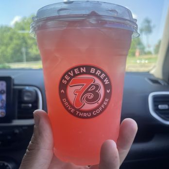 7 Brew Coffee - Pink Paradise Lemonade - Coffee & Tea Near Me - Johns Creek, Georgia