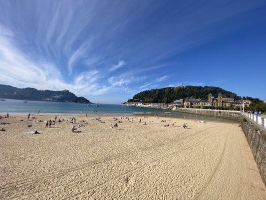 Beach of La Concha by null