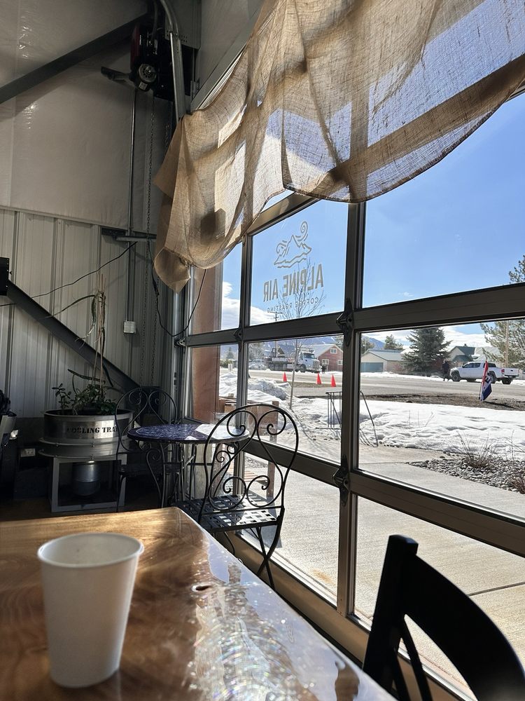 Alpine Air Cafe and Roastery Logo