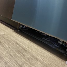 Never completed the installation and this is just left open. Never completed the installation and this is just left open.