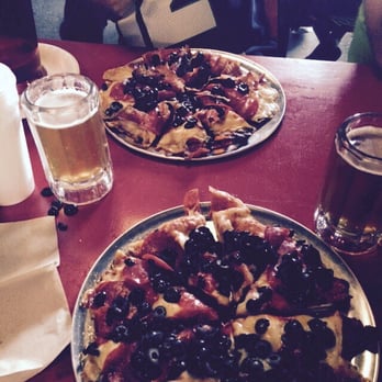 Chico's Pizza Parlor - Pizza Near Me - Moses Lake, Washington
