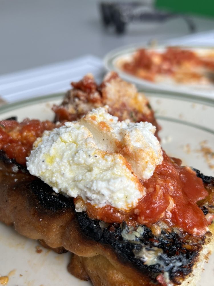 Jon & Vinny's Fairfax