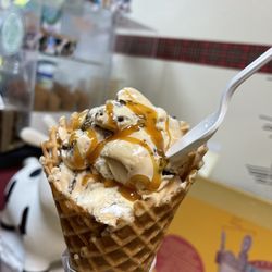 The Magic Cow - Dulce de leche and cheesecake ice cream with brownie bites. So delicious