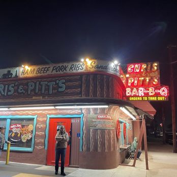Chris' & Pitt's - The front entrance is nice but there's very little parking - Barbeque Near Me - Bellflower, California Chris' & Pitt's - The front entrance is nice but there's very little parking - Barbeque Near Me - Bellflower, California