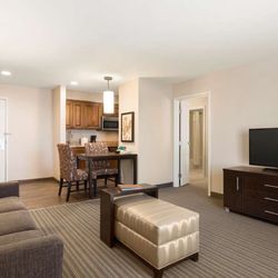 Homewood Suites by Hilton - Guest room