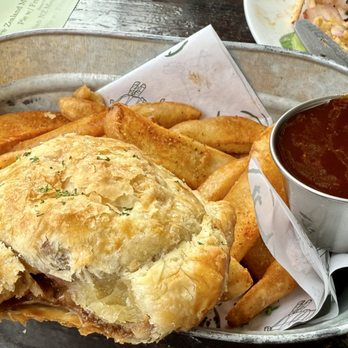 Dunedin New Zealand Eats - NZ Meat Pie and Chips small Thursday happy hour special - Burgers Near Me - San Diego, California