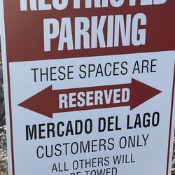 Mercado Del Lago Mall - Parking