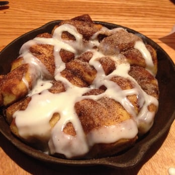 Chili's - Cinnamon roll dessert - American Near Me - Goleta, California