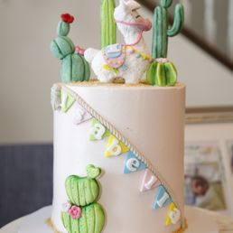 a cake decorated like a llama a cake decorated like a llama
