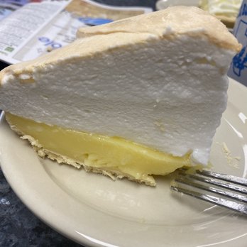 Blue Bonnet Cafe - Lemon meringue pie - Desserts Near Me - Marble Falls, Texas