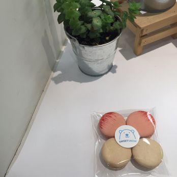 SweetSnow - Vanilla and Rose French macarons! - Desserts Near Me - Northridge, California SweetSnow - Vanilla and Rose French macarons! - Desserts Near Me - Northridge, California