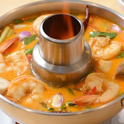 Thai Touch Asian Fusion - Tom yum seafood hot pot