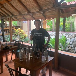 Don Francisco con sus Mezcals Don Francisco con sus Mezcals