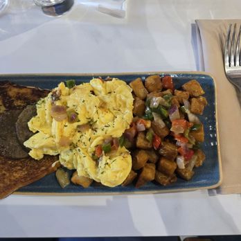 The Icon Restaurant and Lounge - Southern Belle - Lounges Near Me - Richardson, Texas