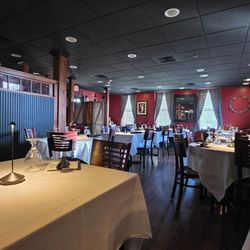 Tosca Restaurant - Indoor dining