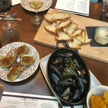 Hotel Covington - Appetizer time! Mussels, pimentodew cheese, and oysters! - Hotels Near Me - Covington, Kentucky Hotel Covington - Appetizer time! Mussels, pimentodew cheese, and oysters! - Hotels Near Me - Covington, Kentucky