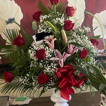 Alonso's Flowers - Beautiful Arrangement for my mother birthday - Florists Near Me - Bloomington, California
