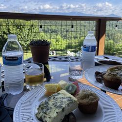 Lucille's Mountain Top Inn & Spa - 2 course breakfast...yum