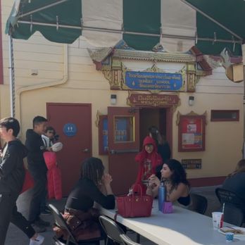 Wat Mongkolratanaram - seating area - Thai Near Me - Berkeley, California