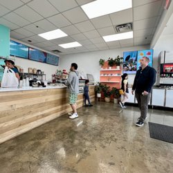 Lula Banh Mi And Bakery - Inside