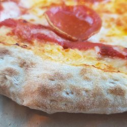 Ollie's Pizza - Perfect crust