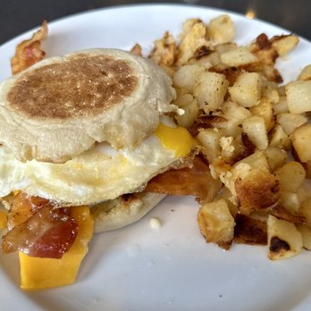 Highland Morning - The Loop 's Fried Egg Sandwich - Breakfast & Brunch Near Me - Louisville, Kentucky Highland Morning - The Loop 's Fried Egg Sandwich - Breakfast & Brunch Near Me - Louisville, Kentucky