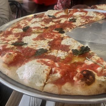 Juliana's - Margherita pizza - Pizza Near Me - Brooklyn, New York Juliana's - Margherita pizza - Pizza Near Me - Brooklyn, New York