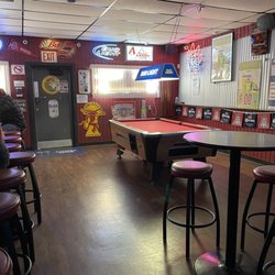 Kolb Road Lounge - The pool table!
