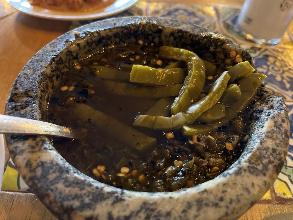 La Troje Bar And Grill