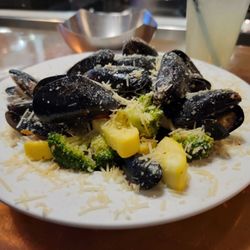 Squaxin Island Seafood Bar - Mussels in tequila lime