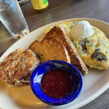 Snooze, an A.M. Eatery - Delicious Jalapeno Cheddar Omelet - Breakfast & Brunch Near Me - San Antonio, Texas