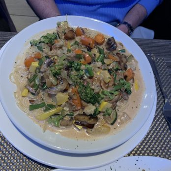 Valentina's Ristorante - Pasta primavera (cream sauce option) - Wine Bars Near Me - Mount Vernon, New York