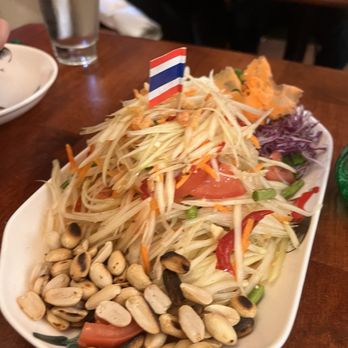 Mahanakhon Noodle Bar - Som Tum Thai (papaya salad) - Thai Near Me - Chicago, Illinois
