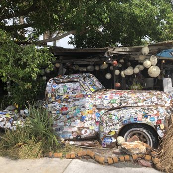 BO's Fish Wagon - Cute right outside - Seafood Near Me - Key West, Florida