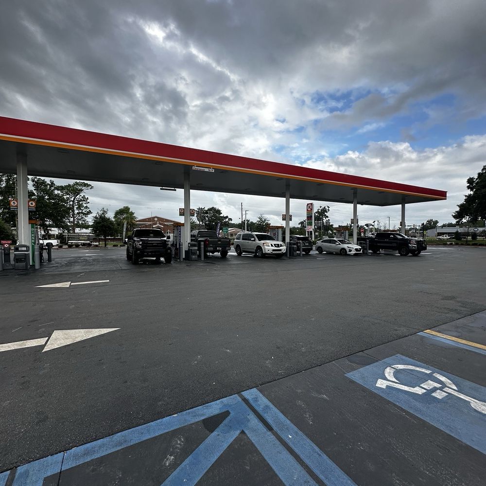 Circle K - Gas Pumps - Gas Stations Near Me - Chiefland, Florida