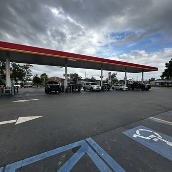 Circle K - Gas Pumps - Gas Stations Near Me - Chiefland, Florida