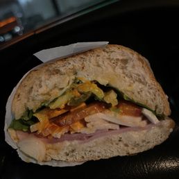 One slice of ham? Thin slice of lettuce or spinach? Super poor torta :/ One slice of ham? Thin slice of lettuce or spinach? Super poor torta :/