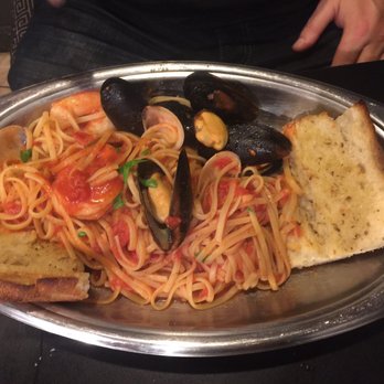 Alfredo's - Linguini ai Frutti di Mare - Italian Near Me - Allston, Massachusetts