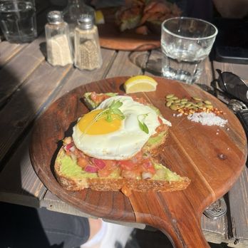 maman - smashed avocado tartine - Bakeries Near Me - West Palm Beach, Florida