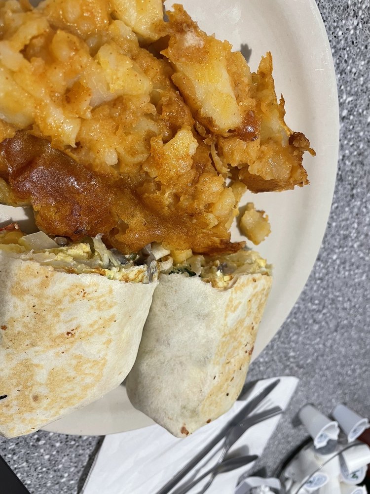 RIKI’S FAMILY RESTAURANT Updated November 2024 43 Photos & 101