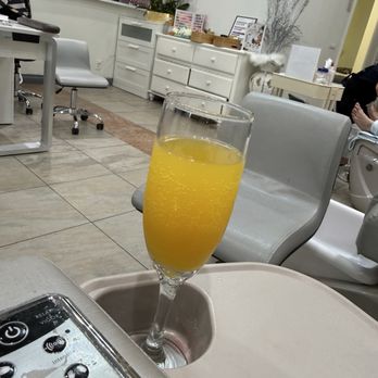 Nails on Hand - Nail Salons Near Me - Covina, California