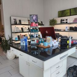 Jón Alan Salon - Capitol View