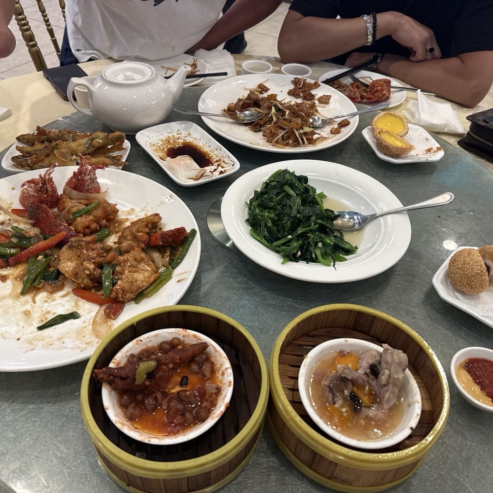超级美味和干净的新环境 听说换了新老板  这次的体验真的是太棒了 以后继续来 还要告诉亲朋好友们