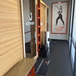 HOTWORX - Modesto - What an amazing workout! I highly recommend HOTWORX.... Thank you to the well trained staff, you girls are awesome!